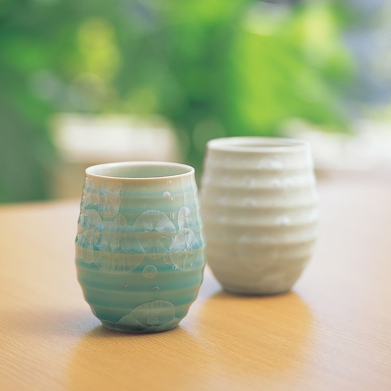 Gekka pair of teacups【paulownia box】 (2 pieces) Kyo ware/Kiyomizu ware