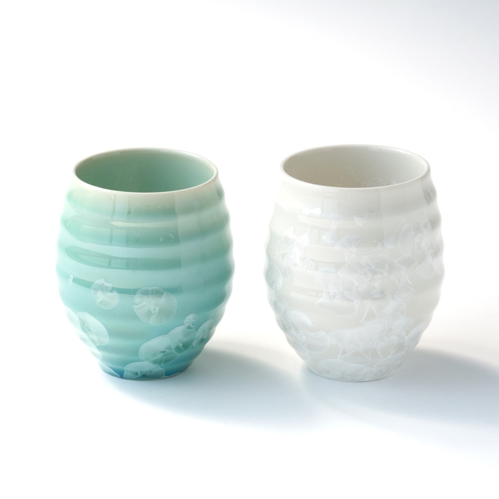 Gekka pair of teacups【paulownia box】 (2 pieces) Kyo ware/Kiyomizu ware